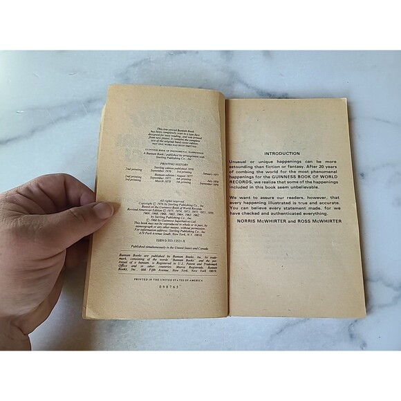 Guinness Book Of Phenomenal Happenings By Norris McWhirter & Ross McWhirter... - Picture 4 of 10